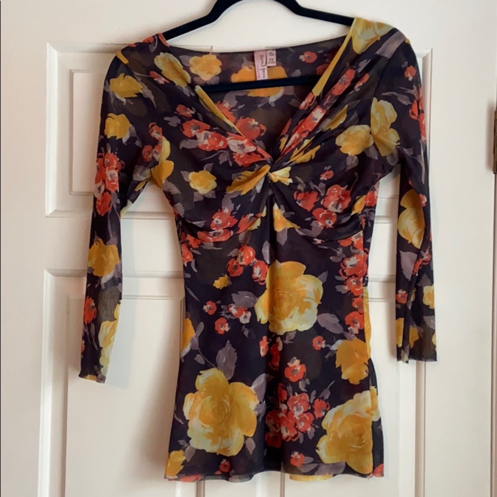 Floral 3/4 sleeve shirt